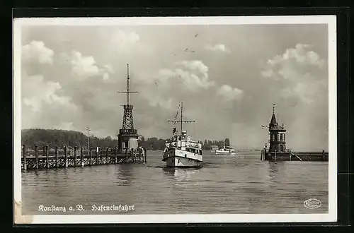 AK Konstanz a. B., Hafeneinfahrt mit Dampfer