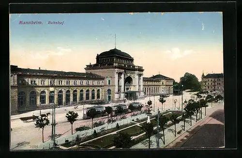 AK Mannheim, Bahnhof mit Strassenbahnverkehr