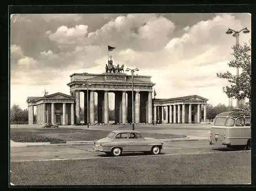 AK Berlin, Brandenburger Tor in der Gesamtansicht