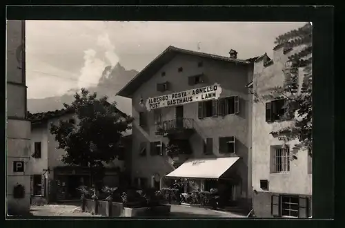 AK Kastelruth, Partie mit Post-Gasthaus-Lamm