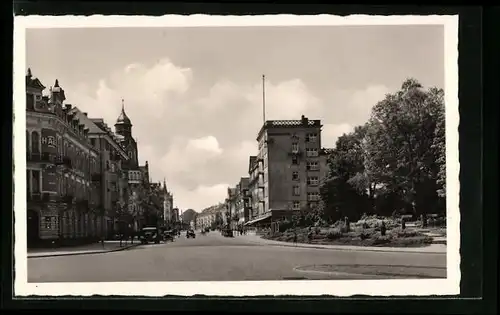 AK Rastatt /Baden, Strassenpartie mit Schlosshotel, Bahnhofstrasse