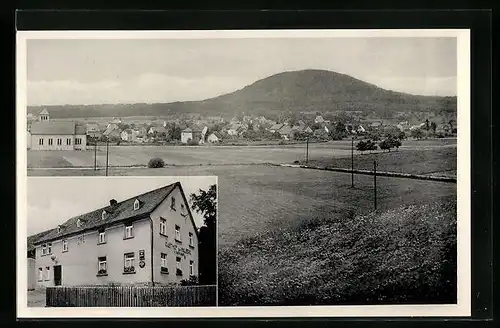 AK Moschheim i. Unterwesterwald, Totalansicht mit Gasthof zum Malberg
