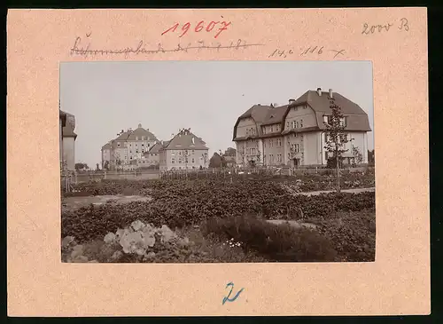 Fotografie Brück & Sohn Meissen, Ansicht Freiberg i. Sa., Kasernen-Gebäude des Infanterie-Regiments Nr. 182