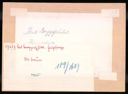 Fotografie Brück & Sohn Meissen, Ansicht Berggiesshübel, Blick in die Hauptstrasse mit Marien Apotheke