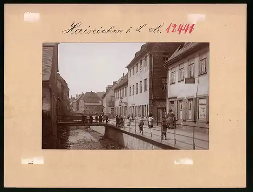 Fotografie Brück & Sohn Meissen, Ansicht Hainichen i. Sa., Schulgasse am Schuhlager von Ernst Müller