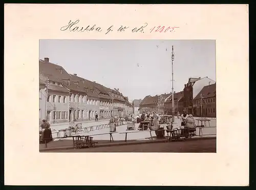 Fotografie Brück & Sohn Meissen, Ansicht Hartha i. Sa., Marktplatz mit Tischlerei, Sattlerei Otto Fliessbach