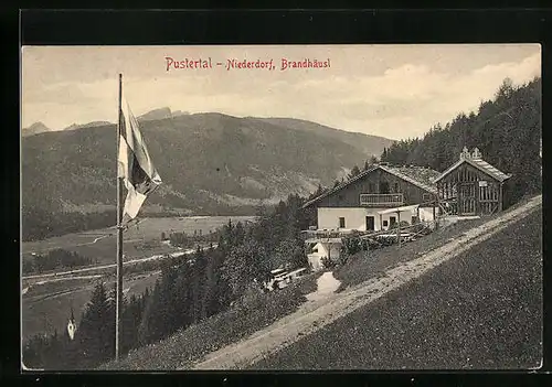 AK Niederdorf, Brandhäusl mit Fahne und Blick ins Pustertal