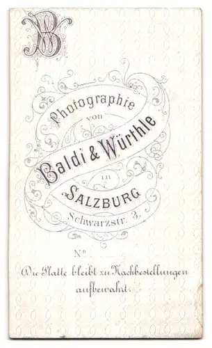 Fotografie Baldi & Würthle, Salzburg, Schwarzstr. 3, Herr mit krausem Haar und femininen Gesichtszügen