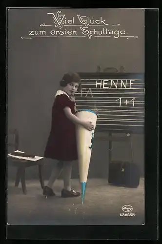 AK Viel Glück zum Schulanfang, Mädchen mit Schultüte an der Tafel