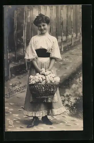 AK Dame im Kleid mit Rosenkorb zu Pfingsten