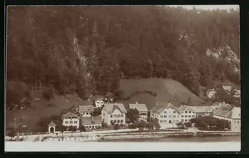 AK Klausen, Ortsansicht mit Uferpartie