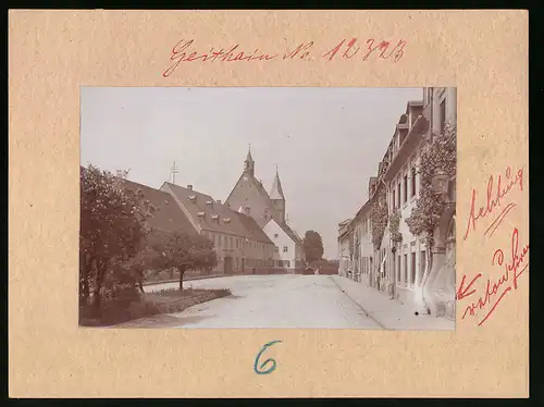 Fotografie Brück & Sohn Meissen, Ansicht Geithain, Stassenpartie mit Blick zur Kirche