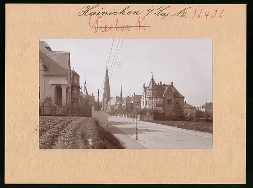 Fotografie Brück & Sohn Meissen, Ansicht Hainichen i. Sa., Blick in die Wettinstrasse mit Villen und Kirche