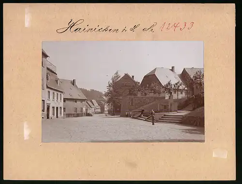 Fotografie Brück & Sohn Meissen, Ansicht Hainichen i. Sa., Blick in die Gellertstrasse am Gellertbrunnen