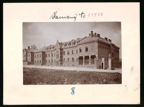 Fotografie Brück & Sohn Meissen, Ansicht Kamenz i. Sa., Stabsgebäude und Offizierskasino des 13. Infanterie-Rgt. No. 178