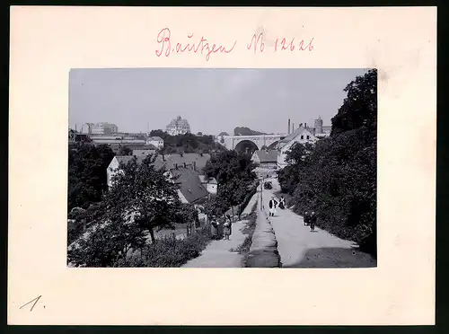 Fotografie Brück & Sohn Meissen, Ansicht Bautzen, Blick in den Ort mit Brücke