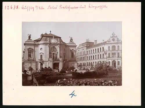 Fotografie Brück & Sohn Meissen, Ansicht Aussig, Blick auf das Neue Stadttheater und Bürgerschule