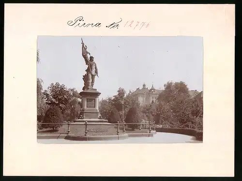 Fotografie Brück & Sohn Meissen, Ansicht Pirna, Blick auf das Kriegerdenkmal im Friedenspark