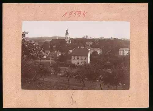 Fotografie Brück & Sohn Meissen, Ansicht Königsbrück, Blick auf den Ort mit Wohnhäusern und Kirche