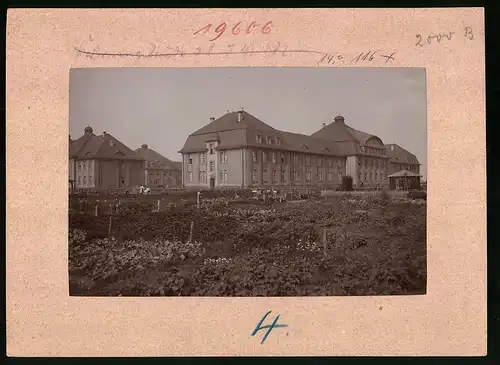 Fotografie Brück & Sohn Meissen, Ansicht Freiberg i. Sa., Kasernen-Gebäude des Infanterie-Regiments Nr. 182, Wachhaus