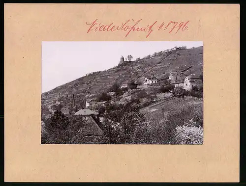 Fotografie Brück & Sohn Meissen, Ansicht Kötzschenbroda-Niederlössnitz, Ortsansicht mit Wohnhäusern und Jacobstein