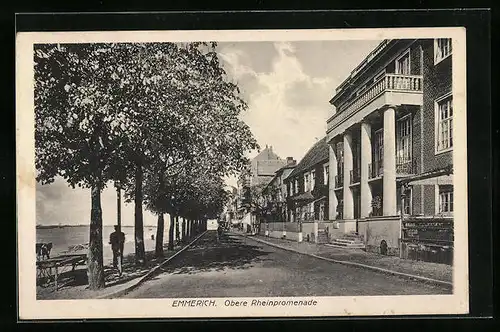 AK Emmerich, Obere Rheinpromenade mit Passanten