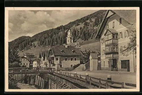 AK Sesto, Uferpartie mit Brücke, Dolomiten