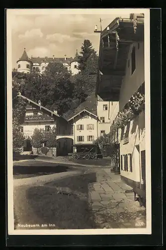 AK Neubeuern am Inn, Ortspartie mit Gasthaus Hofwirt und Schloss