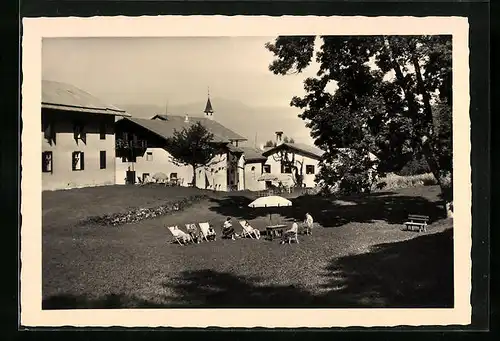 AK Seis a. Schlern, Gasthof Ratzes mit Liegestühlen