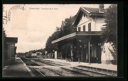 AK Conflans, Interieur de la Gare