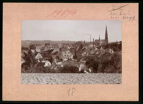 Fotografie Brück & Sohn Meissen, Ansicht Hainichen i. Sa., Blick über die Dächer der Stadt zur Kirche