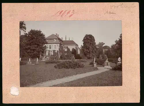 Fotografie Brück & Sohn Meissen, Ansicht Pulsnitz i. Sa., Blick vom Park auf das Schloss