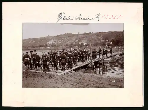 Fotografie Brück & Sohn Meissen, Ansicht Dresden, kriegsfähige Schiffsbrücke des 1. K.S. Pionier-Bataillon Nr. 12