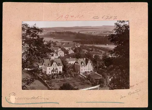 Fotografie Brück & Sohn Meissen, Ansicht Lichtenwalde, Blick auf den Ort mit Wohnhäusern