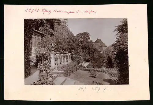 Fotografie Brück & Sohn Meissen, Ansicht Meissen i. Sa., Partie im Garten des Schloss Siebeneichen