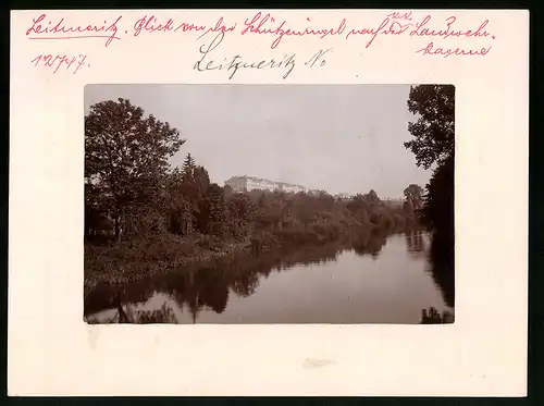 Fotografie Brück & Sohn Meissen, Ansicht Leitmeritz, Flusspartie mit Blick nach der K.u.K. Landwehrkaserne