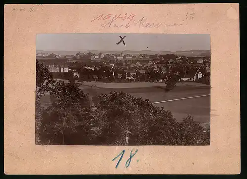 Fotografie Brück & Sohn Meissen, Ansicht Frankenberg i. Sa., Blick auf den Ort mit der neuen Kaserne