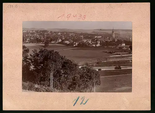Fotografie Brück & Sohn Meissen, Ansicht Frankenberg i. Sa., Blick vom Wald auf die Stadt mit Kirche