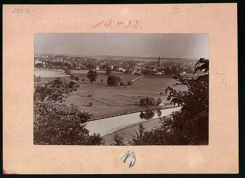 Fotografie Brück & Sohn Meissen, Ansicht Frankenberg i. Sa., Ortansicht mit der Kirche vom Wald aus gesehen