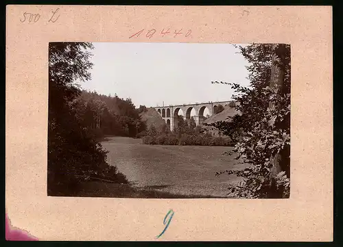 Fotografie Brück & Sohn Meissen, Ansicht Frankenberg i. Sa., Blick auf das Eisenbahnviadukt im Lützeltal