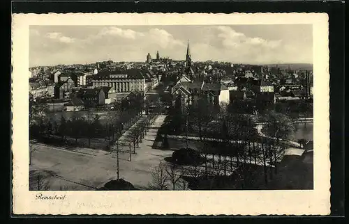 AK Remscheid, Strassenpartie mit Teich und Kirche