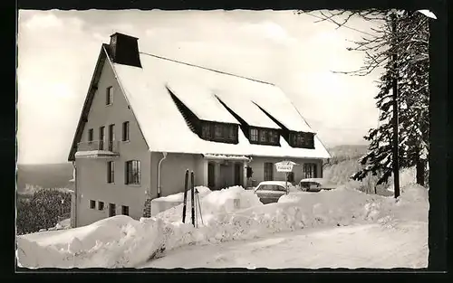 AK Winterberg /Hochsauerland, Hotel- Pension -Cafe Parkhaus schneebedeckt