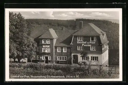 AK Neuastenberg /Hochsauerland, Gasthof zur Post von der Strasse gesehen