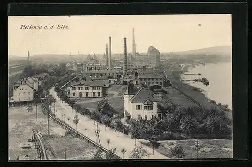 AK Heidenau a. Elbe, Totalansicht mit Schornsteinen