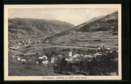 AK Tarces, Totalansicht mit Bergpanorama