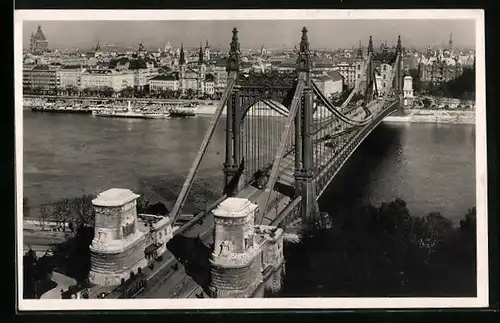 AK Budapest, Ansicht Elisabeth-Brücke mit Strassenbahn