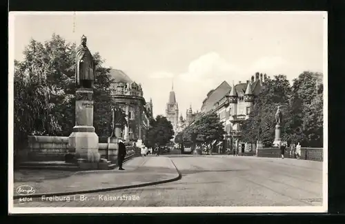 AK Freiburg i. Br., Blick in die Kaiserstrasse mit Strassenbahn
