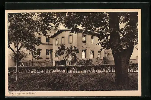AK Berlin, Marthashof, Kindergarten und Hort in der Schwedterstr. 37 /40, Eingang zur Schule