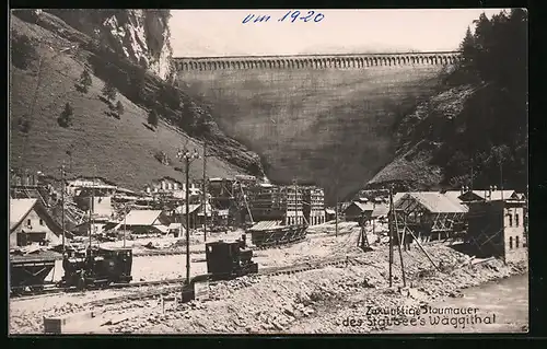 Künstler-AK Siebnen, Baustelle der Staumauer des Stausees Wäggithal mit eingezeichneter Mauer
