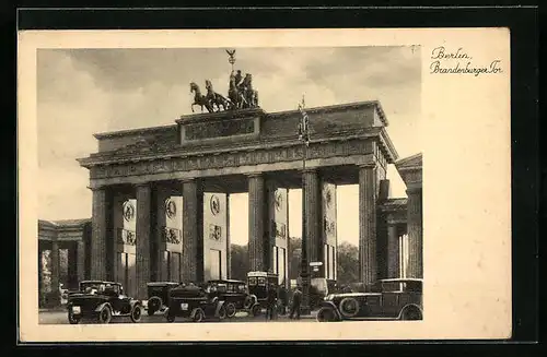 AK Berlin, vor dem Brandenburger Tor